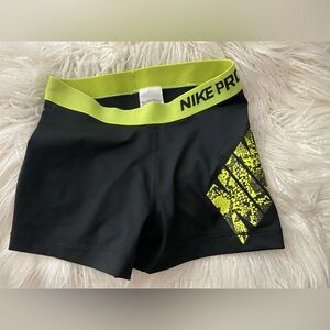 Nike Pro Neon Green M
